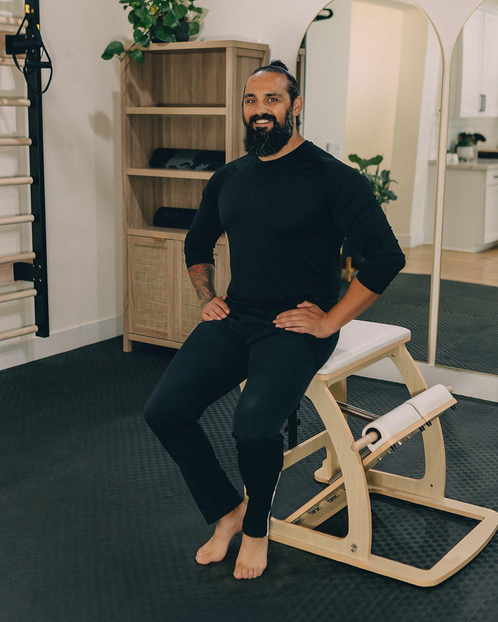 pilates-instructor-the-pilates-society